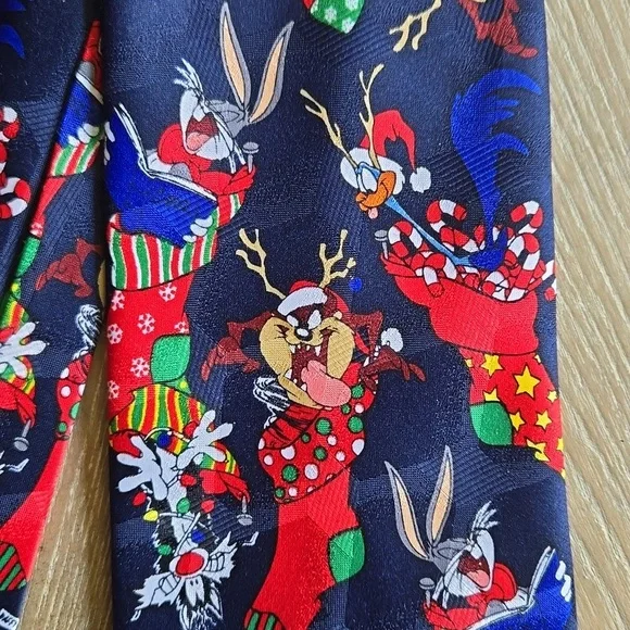 Looney Tunes Mania Necktie - Picture 2 of 6